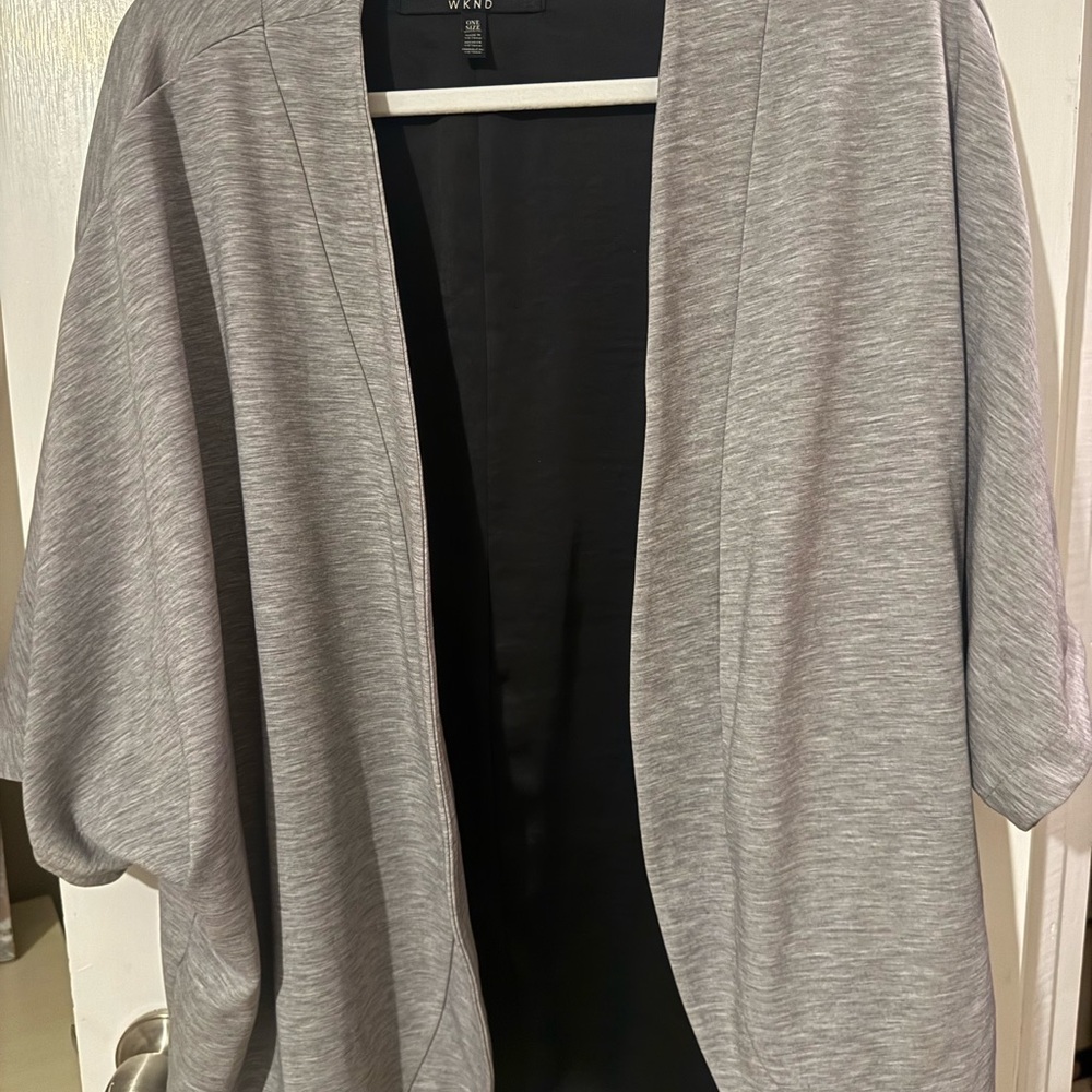 Gray Women's open front crop jacket and matching straig pants with satin panels